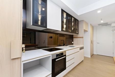 Luxury Living At The Griffin - Photo 5