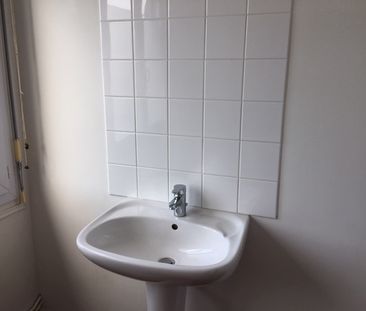 Location Appartement 3 pièces 58m² EU 76260 - Photo 4