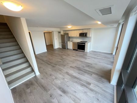 For Lease - 325 Yorkland Boulevard Unit# TH02, Toronto, Ontario - Photo 5