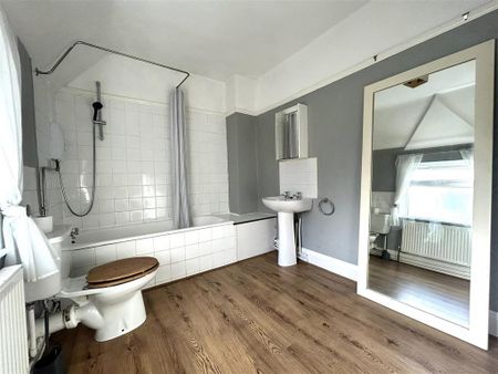 2 bedroom semi-detached house to rent - Photo 3