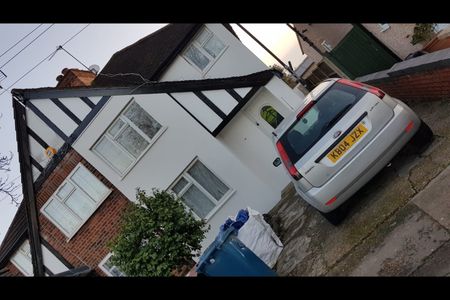 4 Bed Semi-Detached House, Long Elmes, HA3 - Photo 4