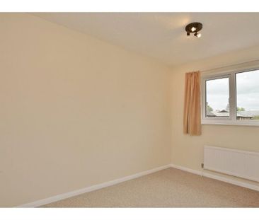 2 bedroom end of terrace house to rent - Photo 2