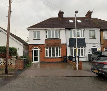 3 bedroom end of terrace house to rent - Photo 3