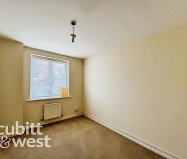 2 bedroom maisonette to rent - Photo 5