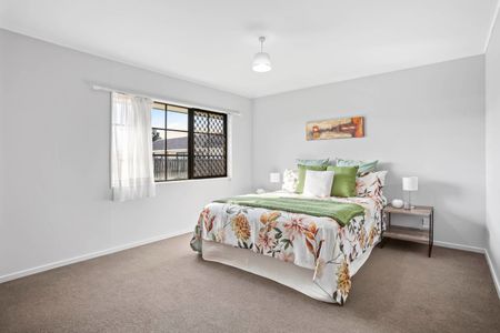 Immaculate unit in handy location - Photo 4