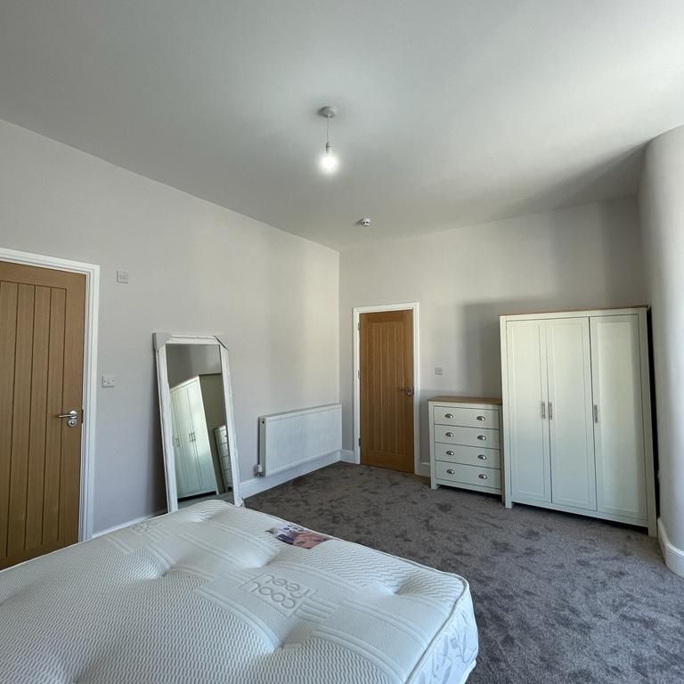 1 bedroom in a house share to rent - Photo 1