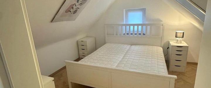 Stilvolle und möblierte 2-Zimmer-Wohnung in Stuttgart-West - befristet - Photo 1