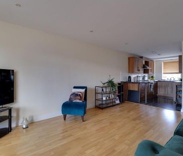 2 bedroom property to rent - Photo 3