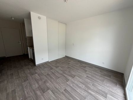 Location Appartement 1 pièce 20m² FRANQUEVILLE ST PIERRE 76520 - Photo 2