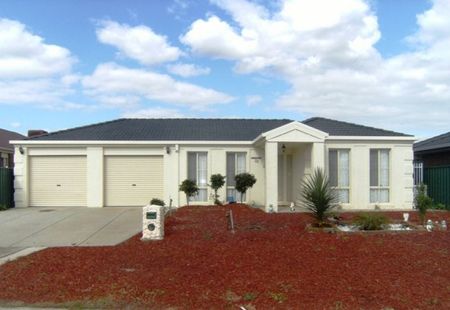 Please email the property manager of this property for a private viewing on laura@sweeneyea.com.au - Photo 3