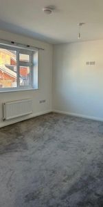 2 bed Apartment - To Let - Photo 4