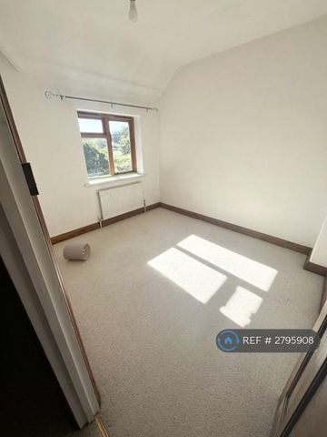 2 bedroom terraced house to rent - Photo 3