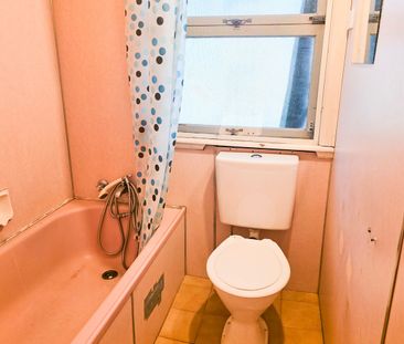 Big 3BR House, AC, no carpet! - Photo 5