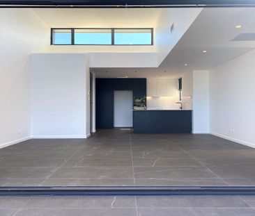 Luxury Apartment Living - Photo 2