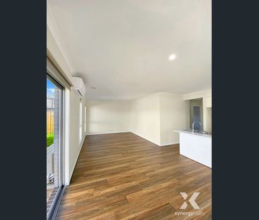 Immaculate 4 Bedroom Family Home in Rockbank - Photo 1