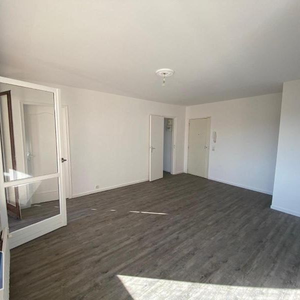 Location Appartement 4 pièces 67m² MARSEILLE 11ème - Photo 1