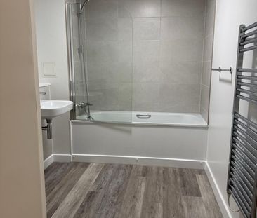 Double room to let with family close to seven king station £500 - Photo 5