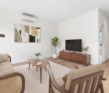 Freshly Updated Ground-Floor Living with Courtyard Charm - Photo 5