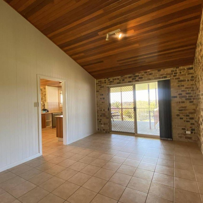 Large Family Home - Ample Shedding! - Photo 1