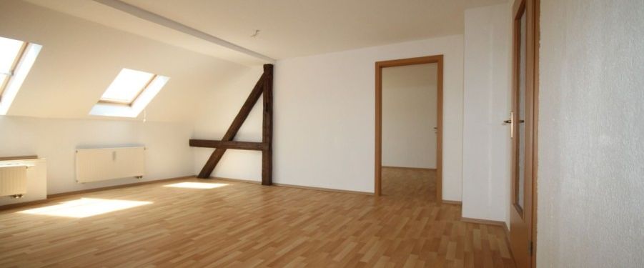 3-Raum-Dachgeschosswohnung im Zentrum von Annaberg! - Photo 1