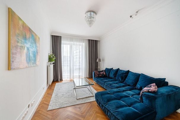 Rondo Wiatraczna / Wysoki Standard / Balkon 68 m² - Photo 1