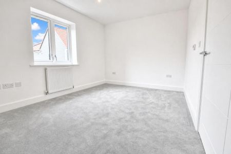 2 bedroom semi-detached house to rent - Photo 4