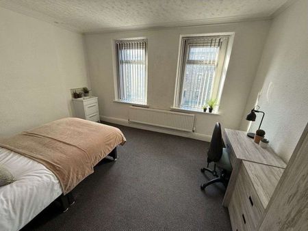 Willow Lane Room 6 - Photo 3