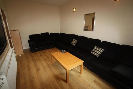 8 bedroom house to rent - Photo 2