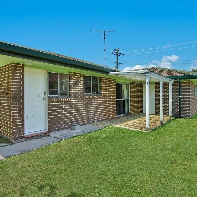 Renovated 3 Bedroom Home In Burleigh Heads! - Photo 1