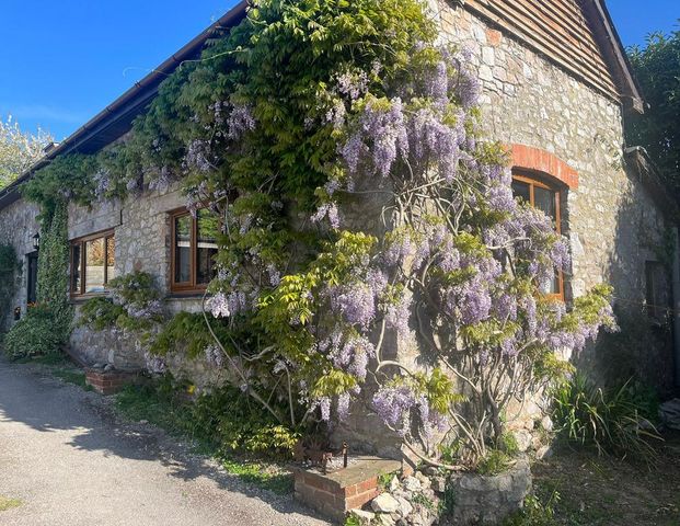 House share to rent - Photo 1