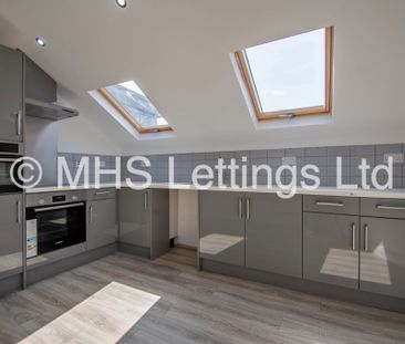 3 Bedroom Penthouse for rent in Raincliffe Street - Photo 6