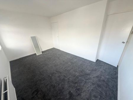 4 bedroom terraced house to rent - Photo 4