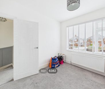 2 bedroom terraced house to rent - Photo 4