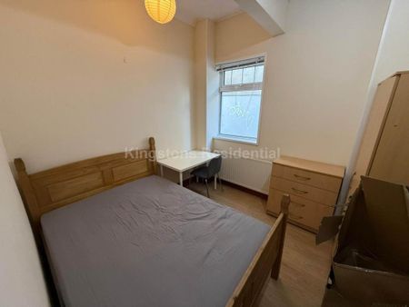 3 bedroom flat to rent - Photo 2