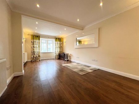 3 bedroom semi-detached house to rent - Photo 5
