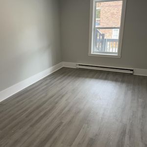 Immeuble - 866 à 882 Short 5 1/2 à Louer - Photo 3