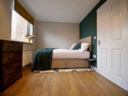 122 Celsus Grove, Stunning town house - Photo 2