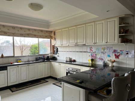 Taylors Lakes - Photo 3