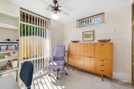 “Family home ready for you to move in” - Photo 3