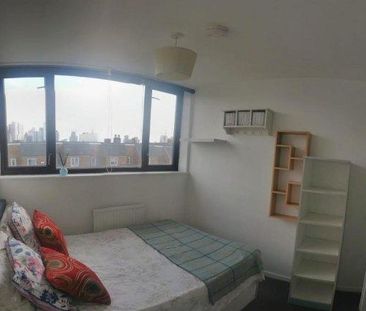 4 bedroom flat to rent - Photo 6