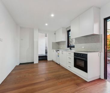 3 Corfu Street, Woolloomooloo NSW 2011 - House For Rent | Domain - Photo 2