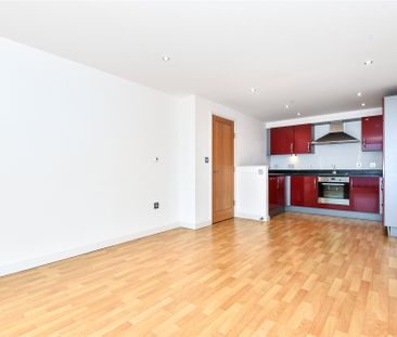 2 bedroom Flat in The Courtyard, Camberley - Photo 3