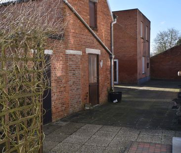 Rijwoning met 2 slaapkamers, tuintje en terras - Photo 4