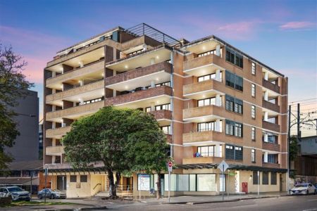 3 Bedroom Apartment in the Heart of Parramatta - Photo 4