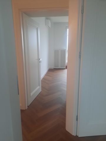 Czteropokojowe w kamienicy z tarasem i balkonami. - Zdjęcie 2