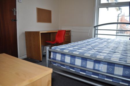 168 TIVERTON ROAD - Photo 5