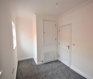 2 bedroom end of terrace house to rent - Photo 1