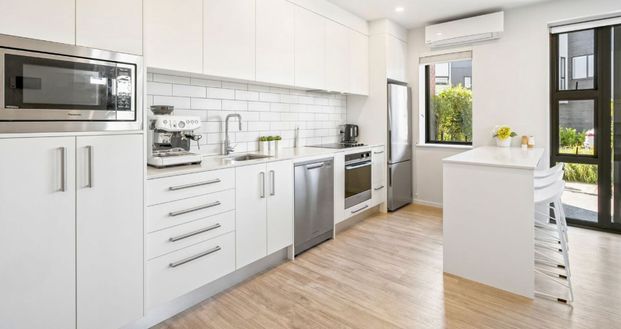 Modern Ground-Floor Apartment with Dual Access - Photo 1