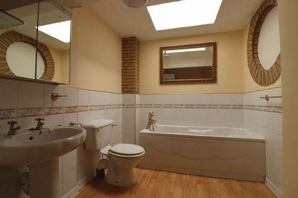 3 bedroom bungalow to rent - Photo 1