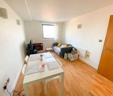 1 bedroom flat to rent - Photo 2